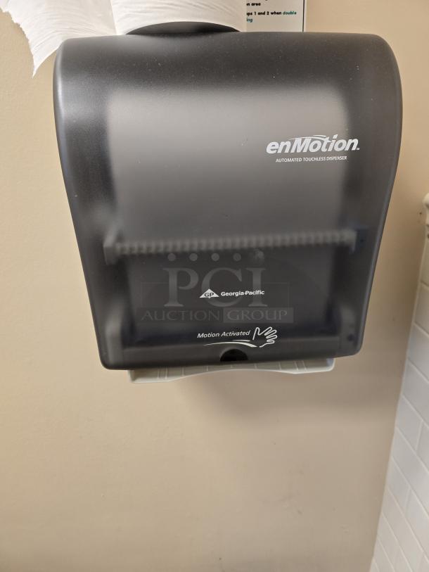 LIKE NEW! Georgia Pacific enMotion Automated Touchless Dispenser, Wall Mounted. 15x10x17 - Image 1 of 1