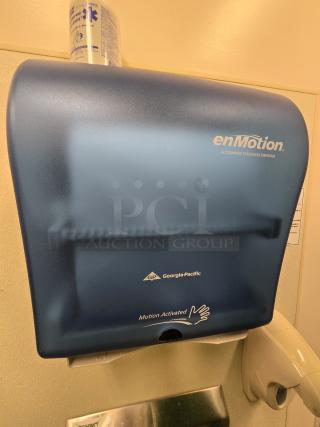 LIKE NEW! Georgia Pacific 59462  enMotion Automated Touchless Dispenser, Wall Mounted. 15x10x17