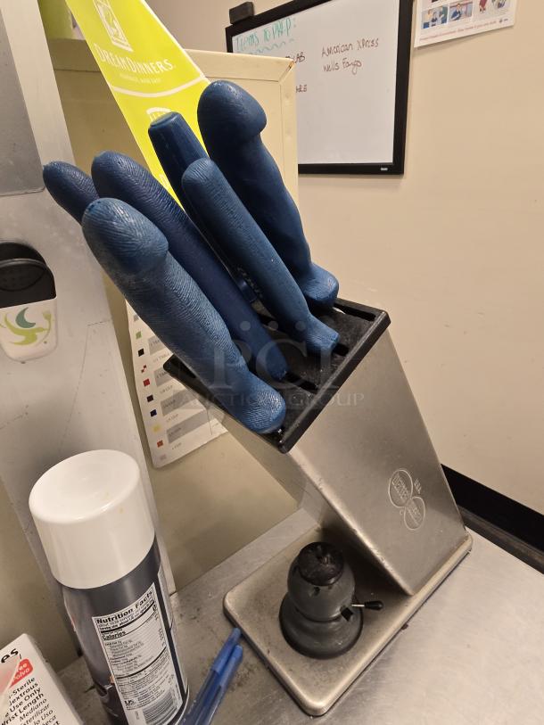 Dexter-Russel SofGrip 4-Knife Set With Holder and 2 Sharpeners. - Image 1 of 1