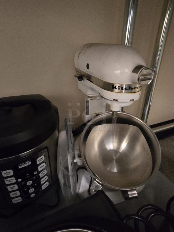 SWEET! KitchenAid KSM8990WH White 8 Qt. Bowl Lift Countertop Mixer with Standard Accessories - 120V, 1 3/10 hp. IN WORKING ORDER!! - Image 1 of 1