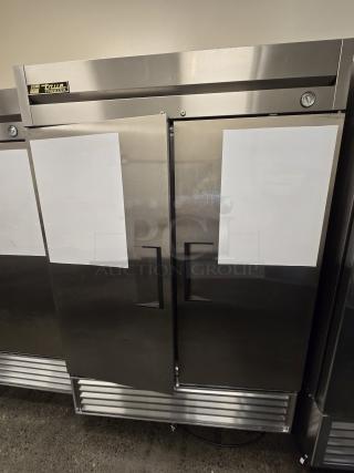 LIKE NEW CONDITION!! True T-49F 54 1/8" Solid Door Reach-In Freezer, 115 Volts	9.6 Amps	1 Phase. IN PERFECT WORKING ORDER!!  S/N: 3853779