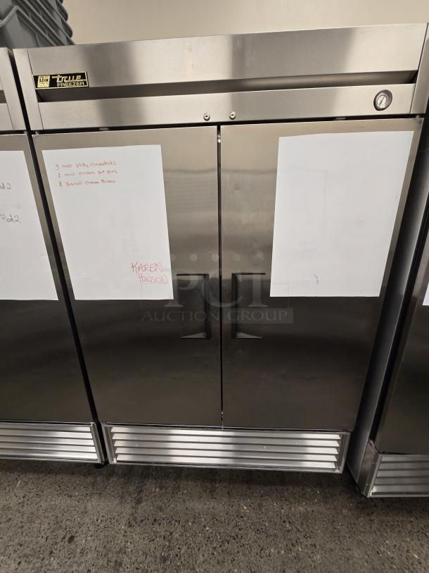 LIKE NEW CONDITION!! True T-49F 54 1/8" Solid Door Reach-In Freezer, 115 Volts	9.6 Amps	1 Phase. IN PERFECT WORKING ORDER!!  S/N: 3692897 - Image 1 of 2