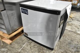 BRAND NEW SCRATCH AND DENT! 2025 Avantco 194MCH322A Stainless Steel Modular Half Cube Ice Machine - 350 lb. 115 Volts, 1 Phase. - Item #1194664