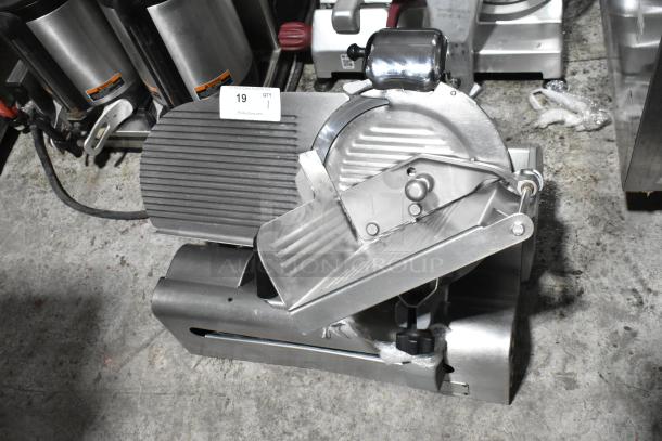 Globe Stainless Steel Commercial Countertop Meat Slicer w/ Blade Sharpener. 115 Volts, 1 Phase. - Image 2 of 8