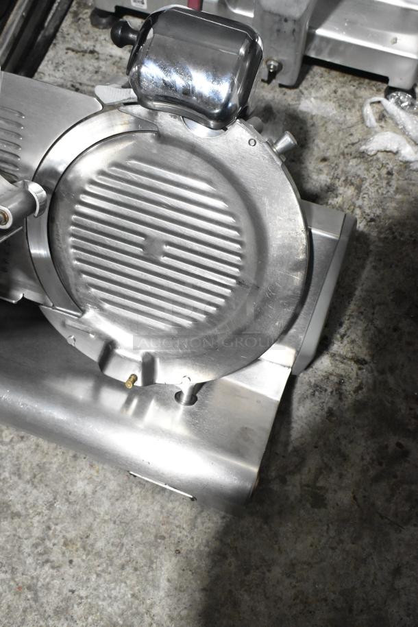 Globe Stainless Steel Commercial Countertop Meat Slicer w/ Blade Sharpener. 115 Volts, 1 Phase. - Image 5 of 8
