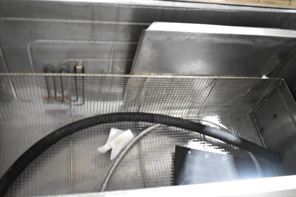 Stainless Steel Commercial Floor Style Unit on Commercial Casters. 208 Volts, 1 Phase. - Image 3 of 5