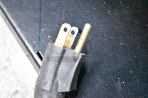 Federal Industries SGD5042 Metal Floor Style Dry Display Case Merchandiser. 120 Volts, 1 Phase. - Image 6 of 6