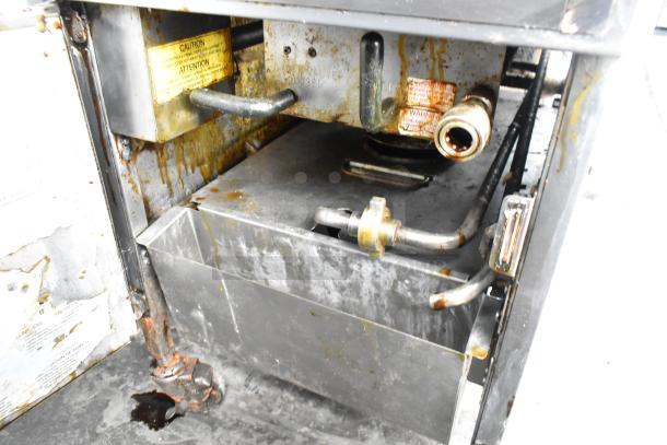 Henny Penny 500C Stainless Steel Commercial Floor Style Electric Powered Pressure Fryer on Commercial Casters. 208 Volts, 3 Phase. - Image 4 of 6