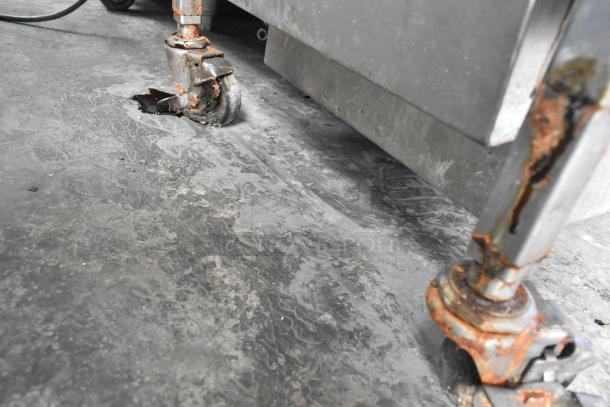 Henny Penny 500C Stainless Steel Commercial Floor Style Electric Powered Pressure Fryer on Commercial Casters. 208 Volts, 3 Phase. - Image 5 of 6