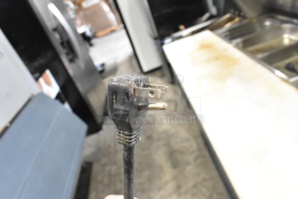 Entree CR1 Stainless Steel Commercial Single Door Reach In Cooler w/ Poly Coated Racks on Commercial Casters. 115 Volts, 1 Phase. - Image 6 of 6