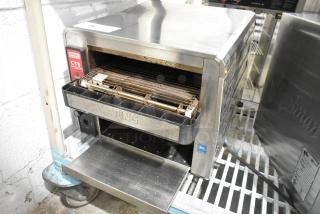 Waring CTS1000B Stainless Steel Commercial Countertop Electric Powered Conveyor Oven. 208 Volts, 1 Phase.