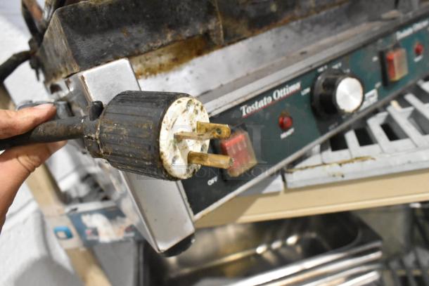 Waring WFG300 Stainless Steel Commercial Countertop Electric Powered Double Panini Press. 240 Volts, 1 Phase. - Image 4 of 5