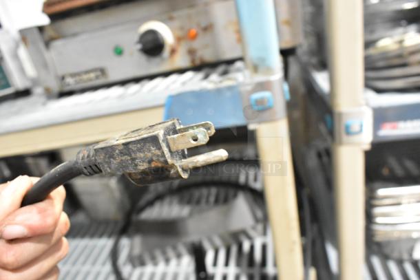 Adcraft SG-811EB Stainless Steel Commercial Countertop Electric Powered Panini Press. 120 Volts, 1 Phase. - Image 4 of 5