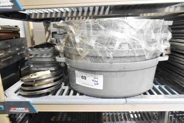 ALL ONE MONEY! Tier Lot of Various Items Including Metal Baking Pans. - Image 3 of 3