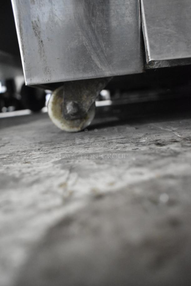 Omcan RS-CN-0250 Metal Commercial Open Grab N Go Merchandiser on Commercial Casters. 115 Volts, 1 Phase. - Image 6 of 11