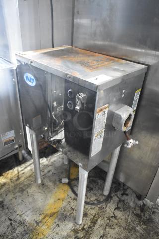 Biro G54314A Metal Commercial Floor Style Meat Grinder. 115/230 Volts, 1 Phase. - Item #1194973