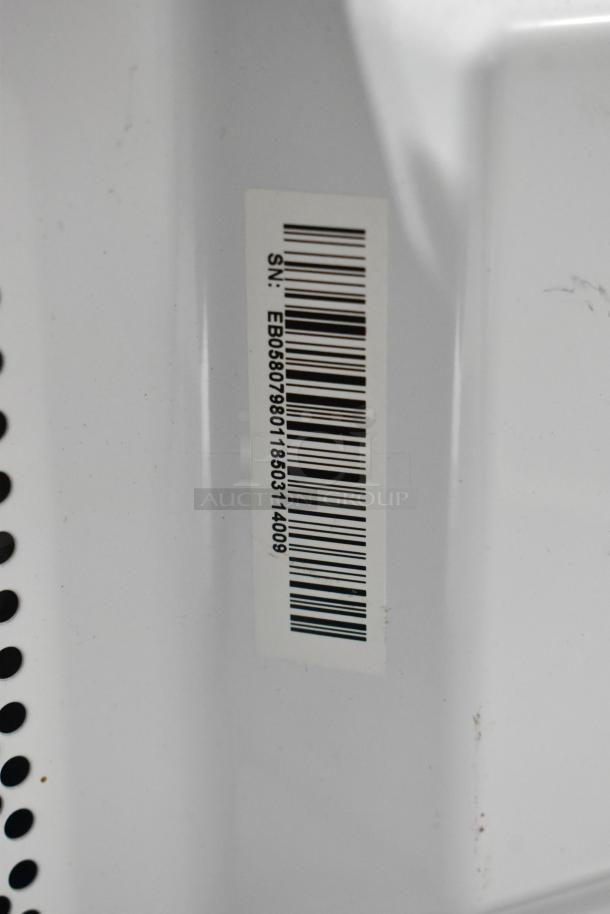 2018 Black & Decker EM925AZE-P Countertop Microwave Oven w/ Plate. 120 Volts, 1 Phase. - Image 7 of 9