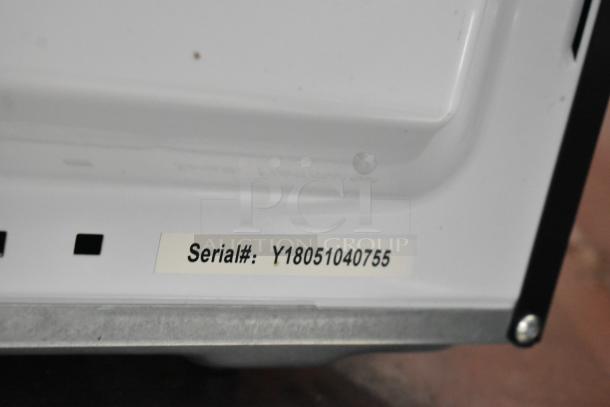 2018 Black & Decker EM925AZE-P Countertop Microwave Oven w/ Plate. 120 Volts, 1 Phase. - Image 8 of 9