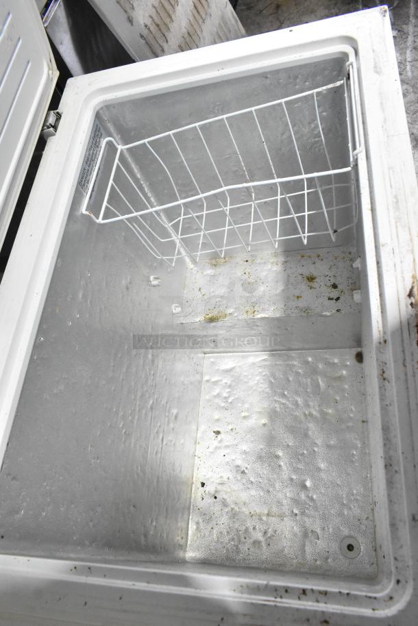Magic Chef HMCF7W3 Chest Freezer. 115 Volts, 1 Phase. - Image 4 of 6