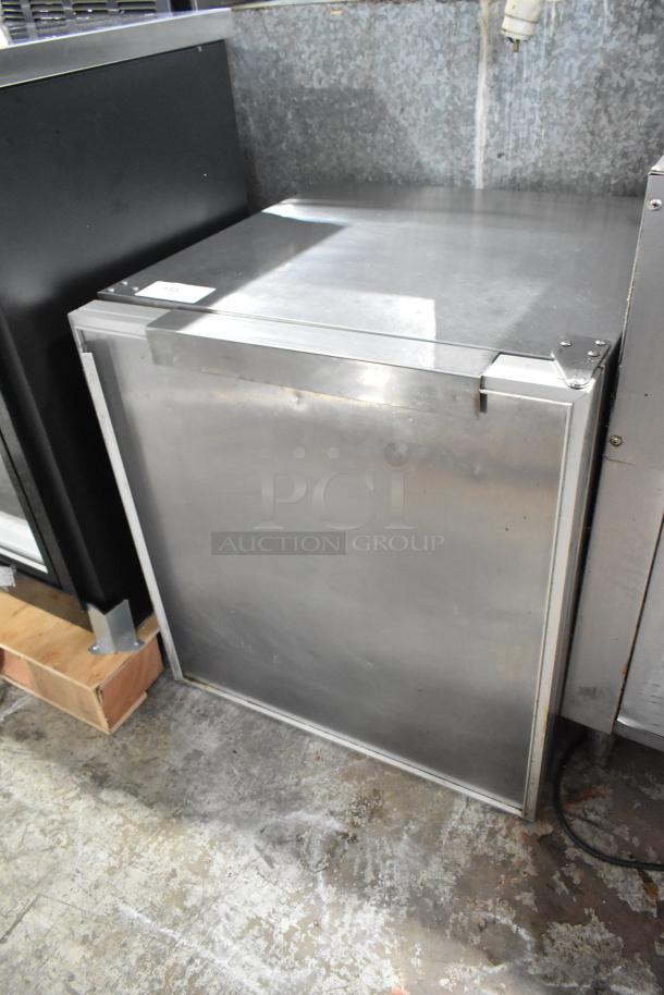 Silver King SKTTR7F Stainless Steel Commercial Undercounter Single Door Cooler. 115 Volts, 1 Phase. - Image 2 of 4