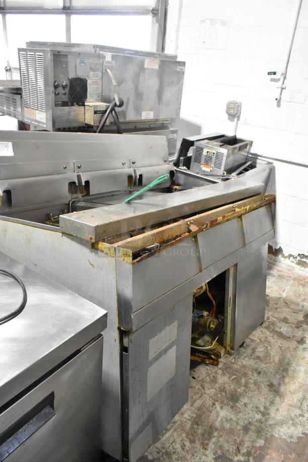Stainless Steel Commercial 3 Bay Deep Fat Fryer. - Image 1 of 11