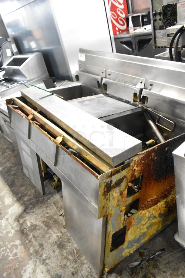 Stainless Steel Commercial 3 Bay Deep Fat Fryer. - Image 2 of 11
