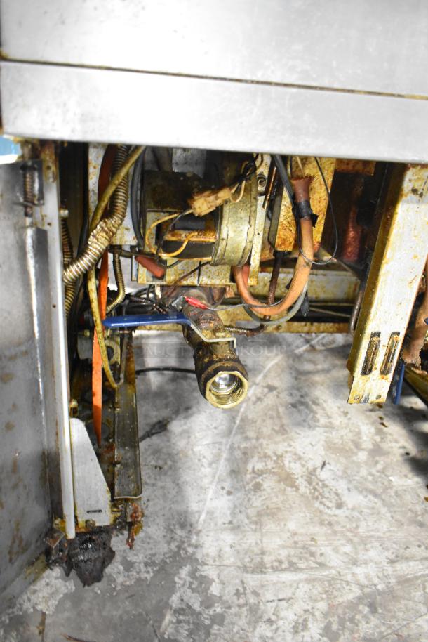 Stainless Steel Commercial 3 Bay Deep Fat Fryer. - Image 8 of 11