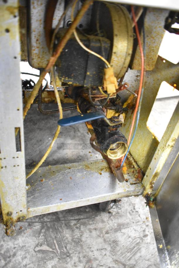 Stainless Steel Commercial 3 Bay Deep Fat Fryer. - Image 9 of 11