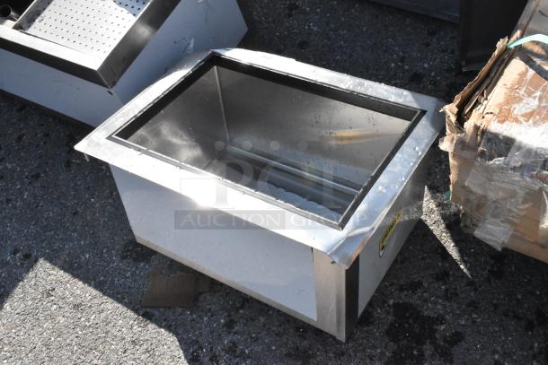 BRAND NEW SCRATCH AND DENT! Regency 600DIIB1824 18" x 24" Stainless Steel Drop-In Ice Bin - Image 3 of 5