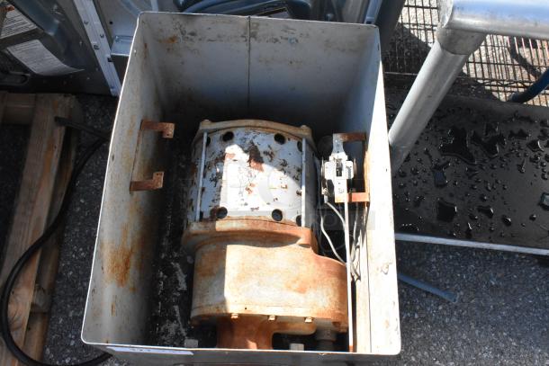 Hobart 4632 Metal Commercial Meat Grinder. 208 Volts, 3 Phase. - Image 6 of 7