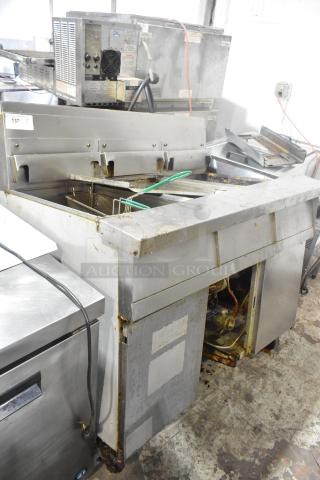 Stainless Steel Commercial Natural Gas Powered 3 Bay Deep Fat Fryer. - Item #1195032