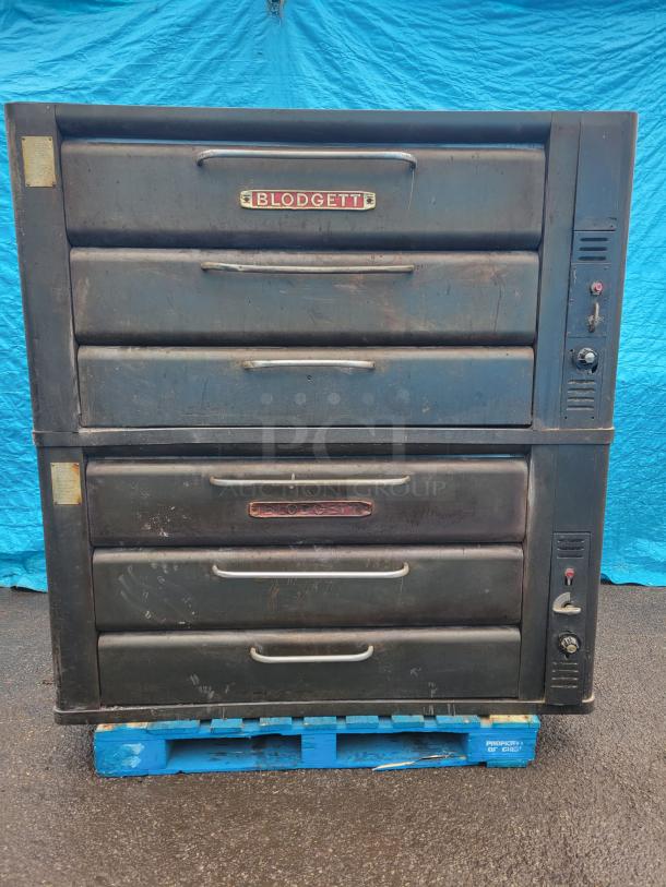 AMAZING! BLODGETT DOUBLE DECK OVEN - Image 1 of 3