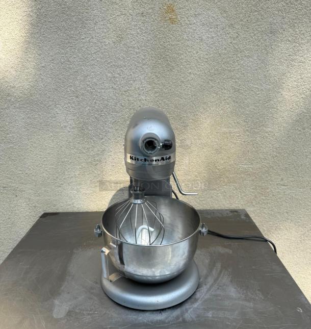 COOL! KitchenAid PROFESSIONAL 5 PLUS Bowl Lift Countertop Mixer with Standard Accessories - Image 3 of 4