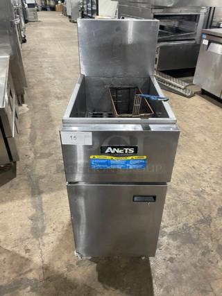 Anets Commercial Stainless Steel Natural Gas Powered 40 Lb. Deep Fat Fryer! With Back Splash! With Frying Basket! Model: SLG40 SN: G14CE015037! On Legs! - Item #1195358