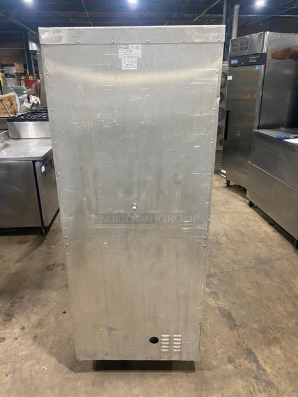 Metro Flavor Hold Series half door insulated mobile heated holding/proofing cabinet Model C199-H(1)N, on casters.
