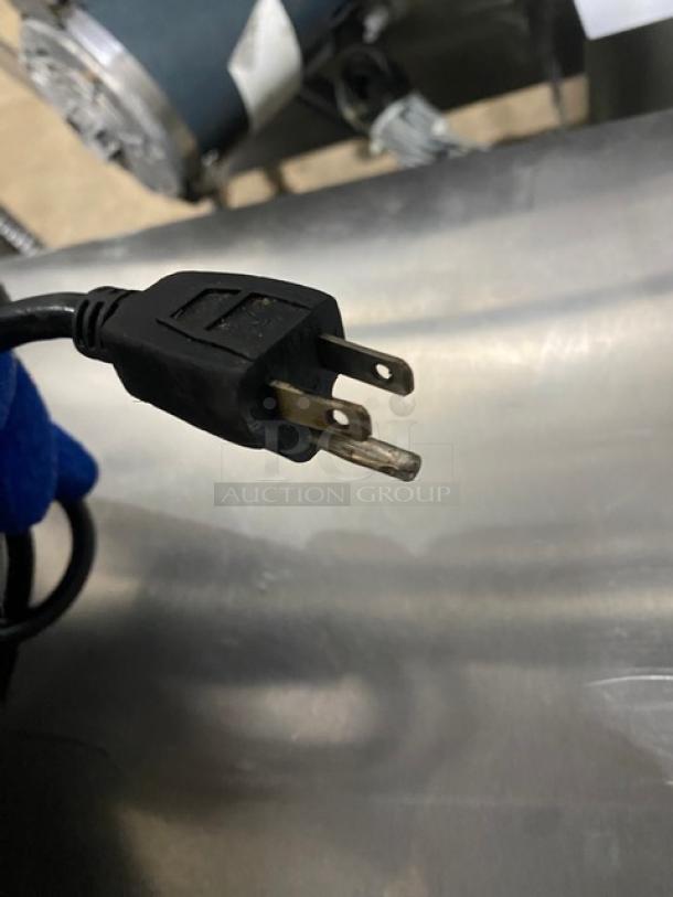 Winco EICS-18 induction range plug, 120V. Part of the Spectrum Series countertop induction range.