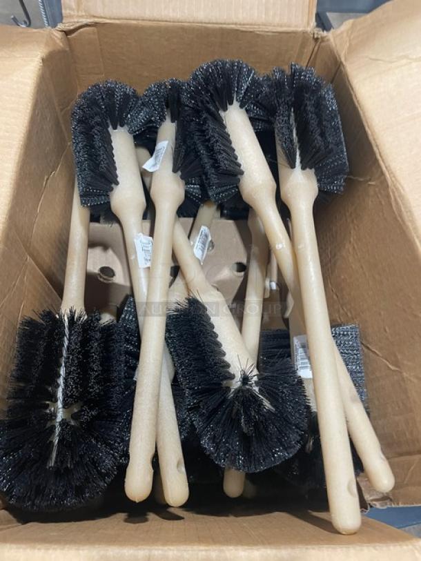 Carlisle Sparta Series 17" No-Splash Bowl Brush, model 4014000, with polyester bristles in new condition, box of brushes.