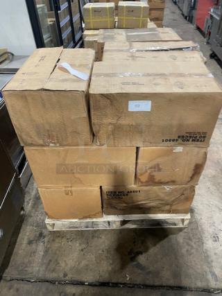 Full pallet of new commercial clear 16.5 oz. iced tea/water glasses, Model 46501. Pack of 80 per case. Boxes show some wear.