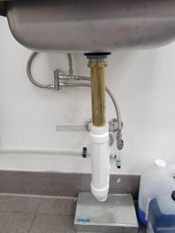 John Boos PBHS-W-1410-SSR stainless steel wall-mount hand sink, NSF certified. Durable, hygienic, ideal for commercial use.