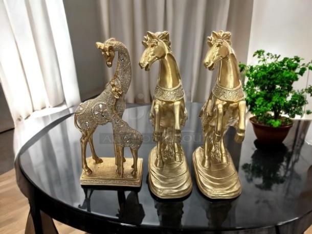 Rosdorf Park Azelea Animals Figurines, gold finish, giraffe and two horses, intricate detailing, like new condition.