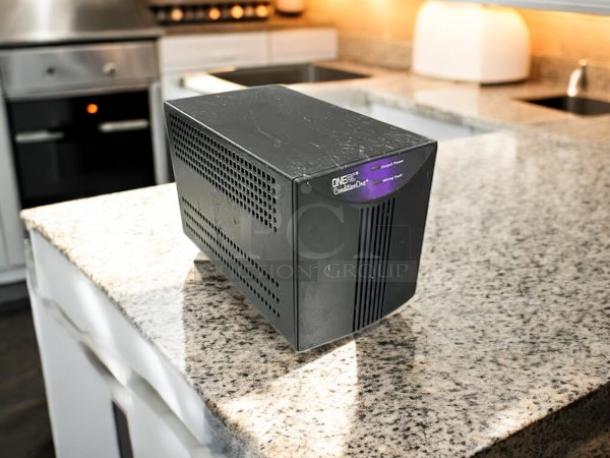 OneAC ConditionOne Power Line Conditioner Model PC075A in excellent condition, fully tested and working.