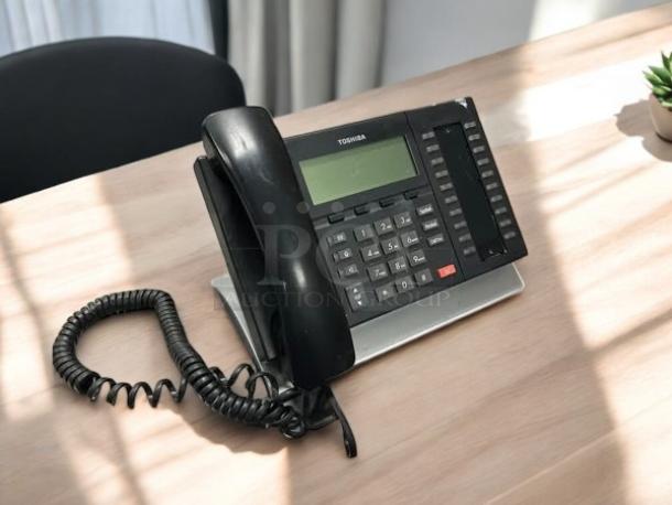 Toshiba DP5032-SD digital telephone in excellent condition, fully tested and working. Features display and keypad.
