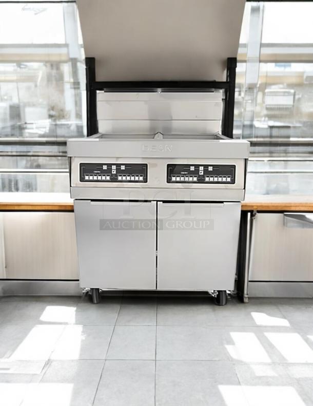 Dean by Frymaster SCFHD260G Decathlon HD gas fryer with two 80 lb. tanks, tested and working. Stainless steel finish.