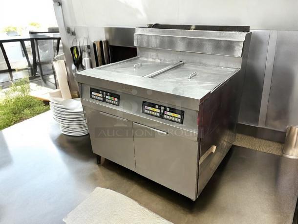 Dean by Frymaster SCFHD260G gas fryer with 2x80 lb. tanks, stainless steel, tested, working, Decathlon HD Series.