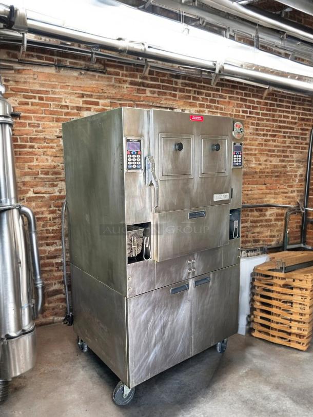 AutoFry MTI-40E ventless fryer, 6.0-gallon capacity, dual basket, mobile, 208/240V, stainless steel, tested, working condition.