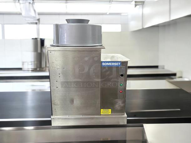 Somerset SDR-400 dough rounder in great condition, stainless steel. Model SDR-400, 120V, 3/4 HP. Tested & working.