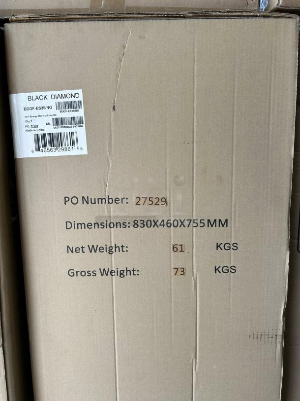 Brand new Black Diamond BDGF-ES35/NG gas fryer in box. Features: 35 lb vat, natural gas, dimensions 830x460x755mm.