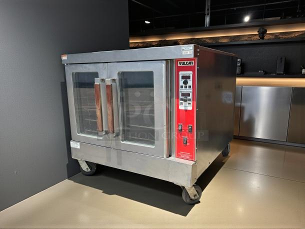 Vulcan VC4GD single full-size natural gas convection oven, 50,000 BTU, excellent condition, tested and working, on casters.