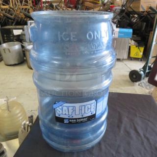 One San Jamar Ice Bucket - Item #1199854