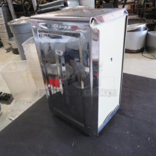 Lot of 30 chrome dual-sided napkin dispensers, tabletop model. Shiny finish, slight wear. Ideal for restaurants.